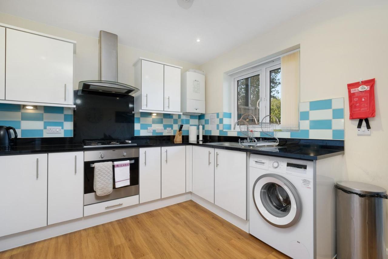 London Heathrow Living Serviced Apartments By Ferndale Stanwell Exterior photo