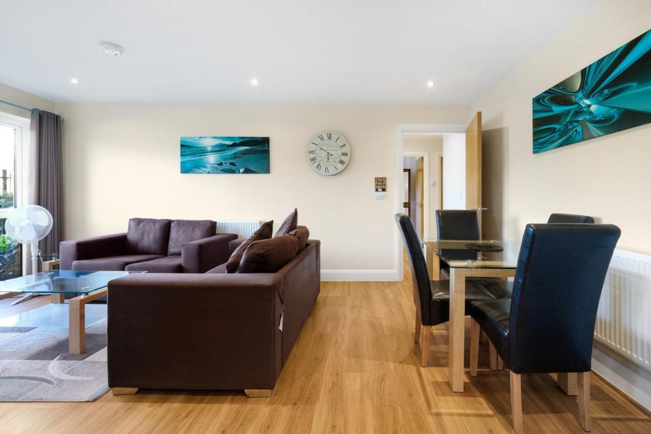 London Heathrow Living Serviced Apartments By Ferndale Stanwell Exterior photo