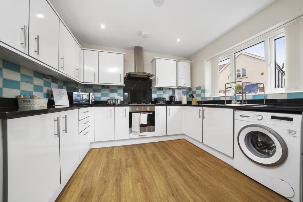London Heathrow Living Serviced Apartments By Ferndale Stanwell Exterior photo
