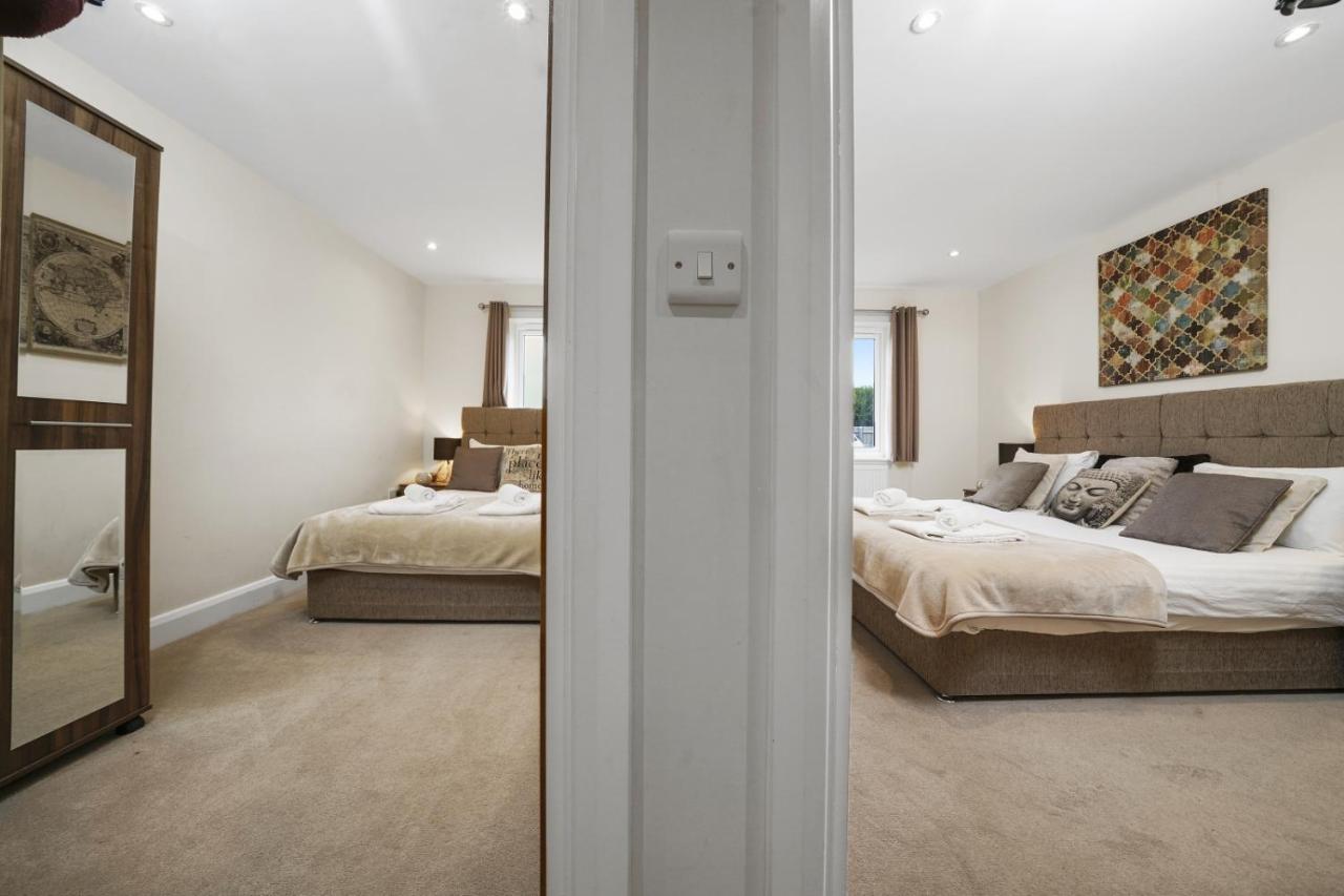 London Heathrow Living Serviced Apartments By Ferndale Stanwell Exterior photo